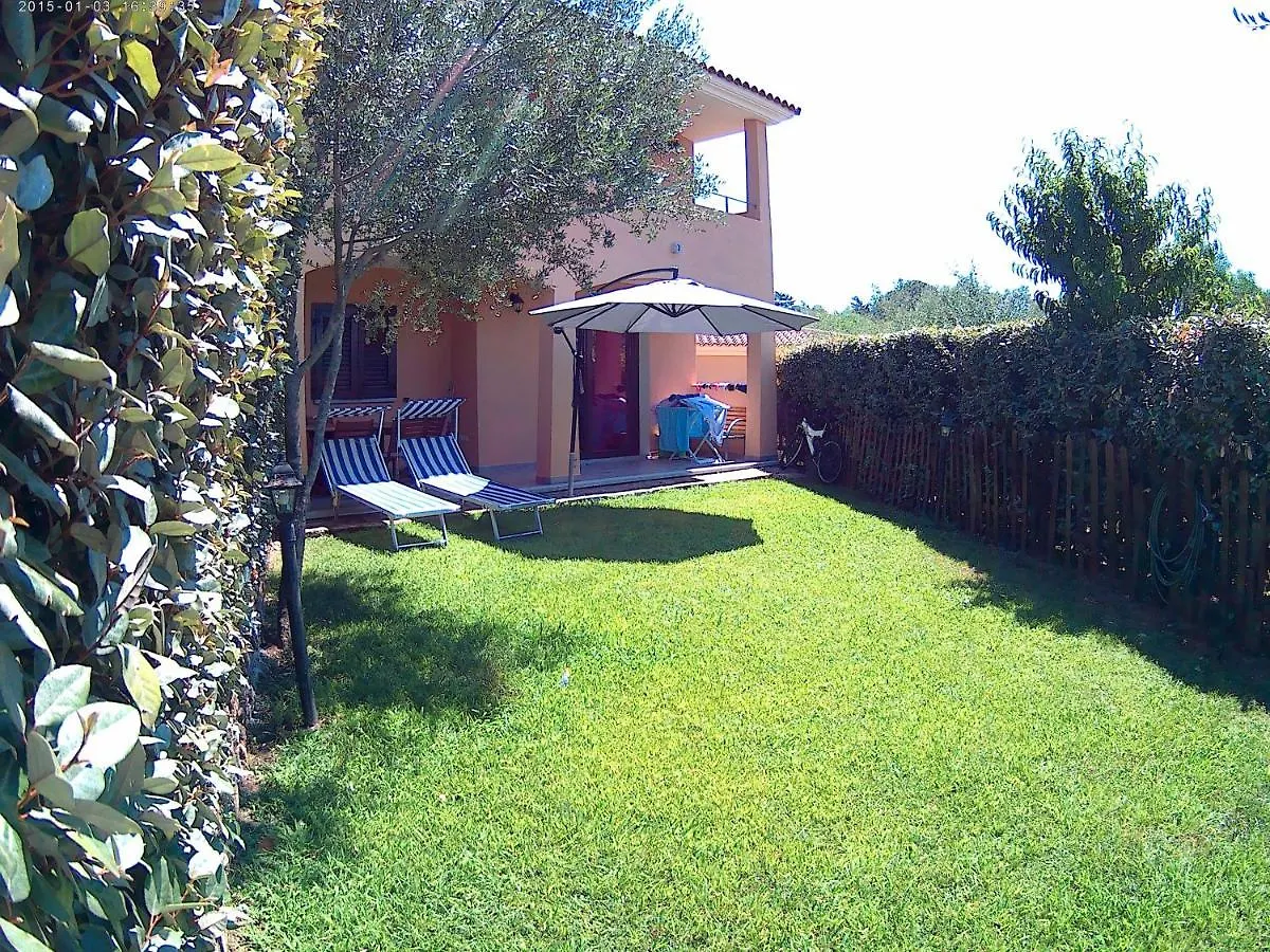 Villa CASA DEL FARO Piano Terra con Giardino Olbia Italia