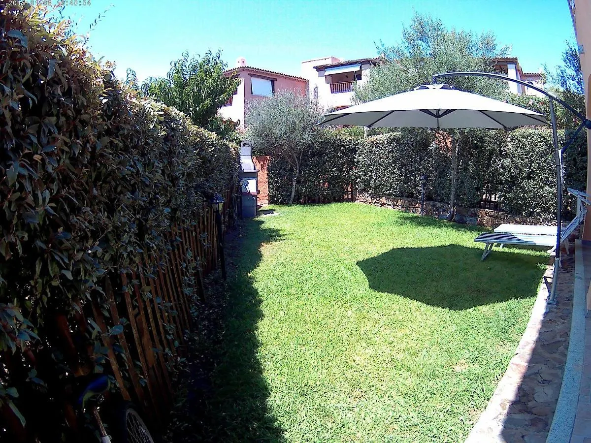 Villa CASA DEL FARO Piano Terra con Giardino Olbia
